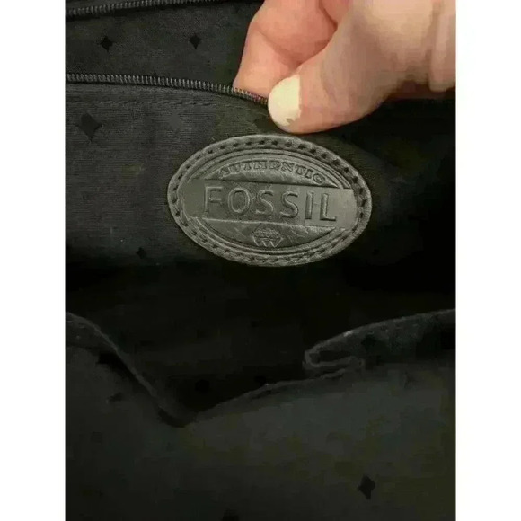 Fossil Black Pebbled Leather Shoulder Zipper Tote - Picture 4 of 7